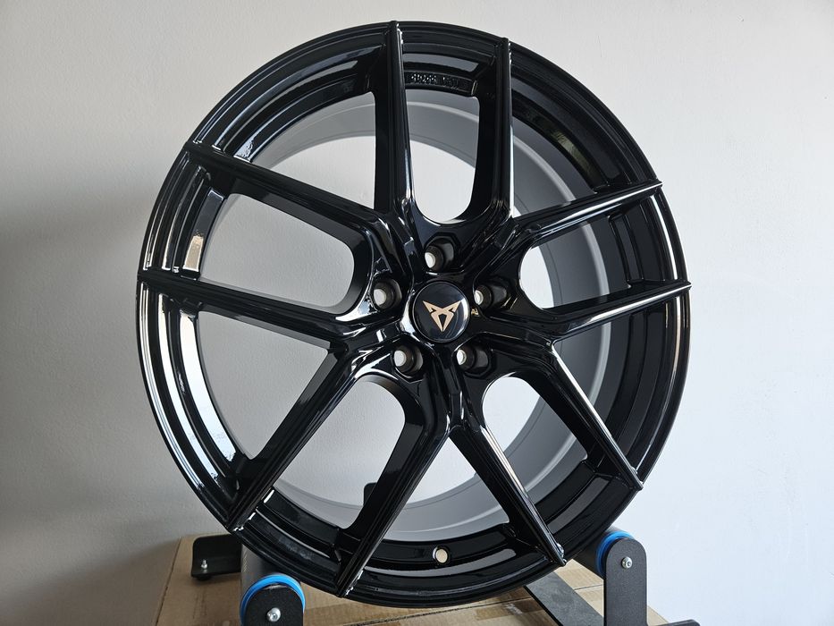 Cupra  19 " Nowe 5x112 Terramar Formentor Tavascan Felgi Czarne