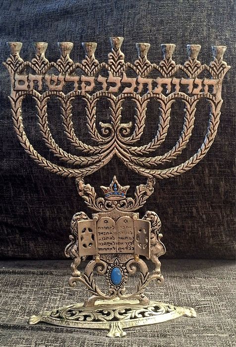 Menorah judaica grande