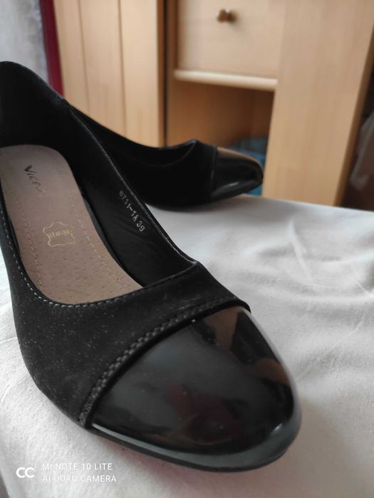 buty czarne na obczasie