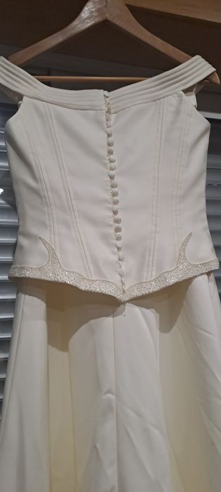 Vestido de noiva e véu