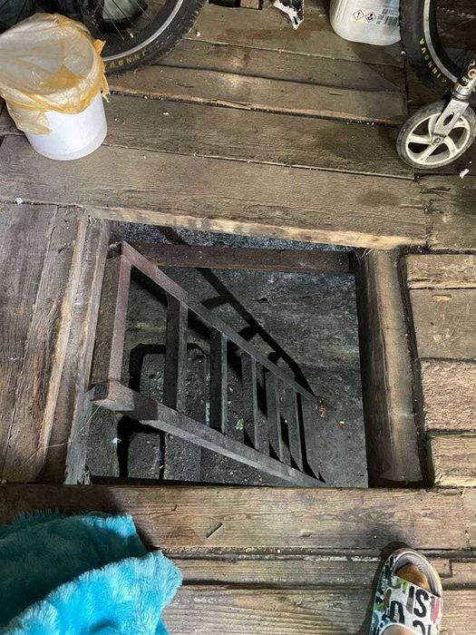 2 комнатная квартира с ремонтом на Черемушках, гараж, сарай