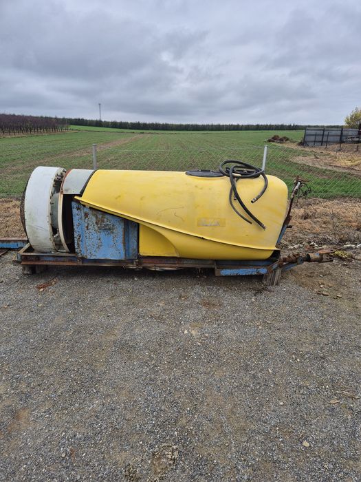 Opryskiwacz sadowniczy 1500l