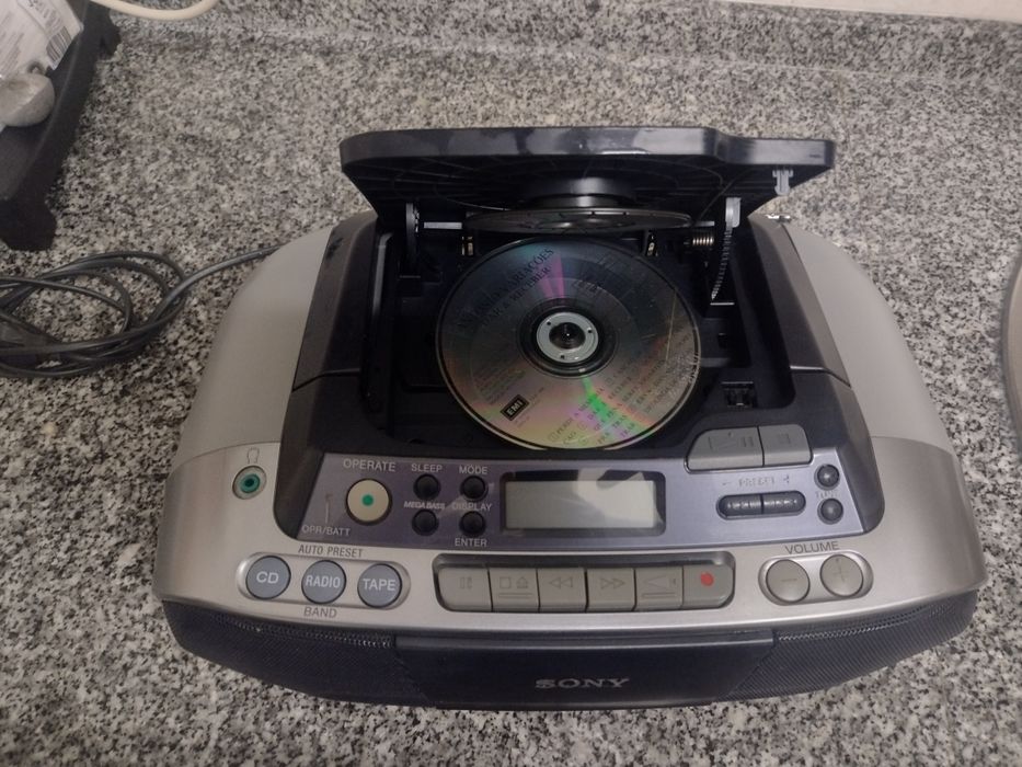 Radio CD K7 Sony impecável