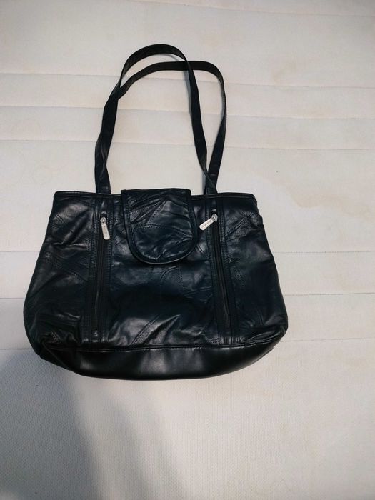 Czarna torebka ze skóry naturalnej Paul Rossi