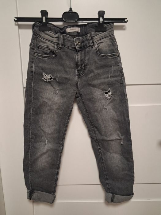 Reserved szare jeansowe chlopiece spodnie 134cm