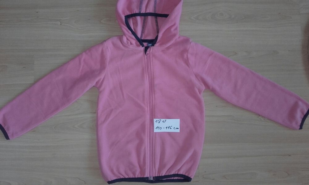 Bluzy i bezrękawnik