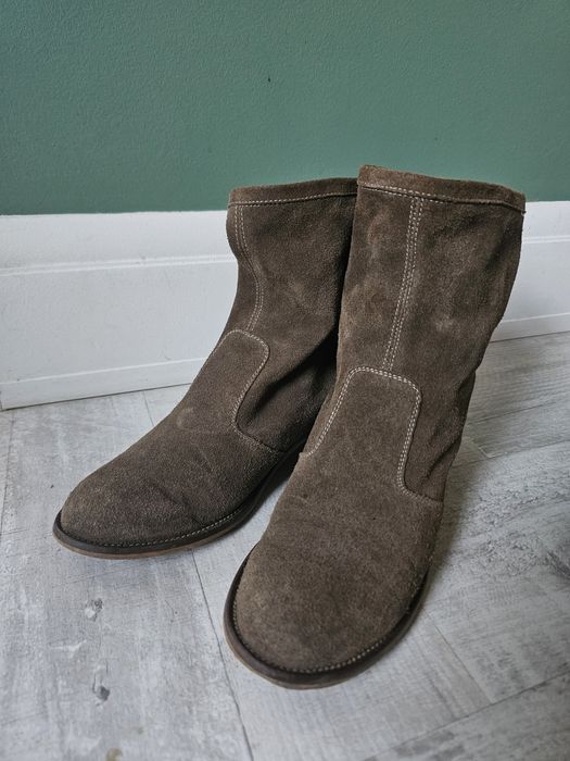 Продам замшеві черевики