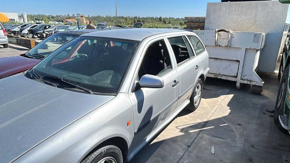 Skoda Octávia 1.9 TDI 1999 para Peças