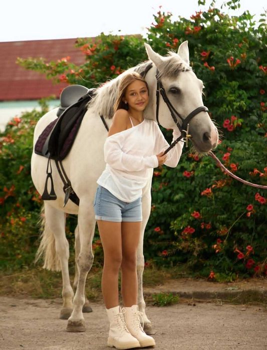 Кобила під дітей