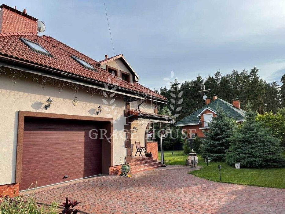 Продаж будинку 270м у лісу Старі Петрівці 15 соток землі перша лінія