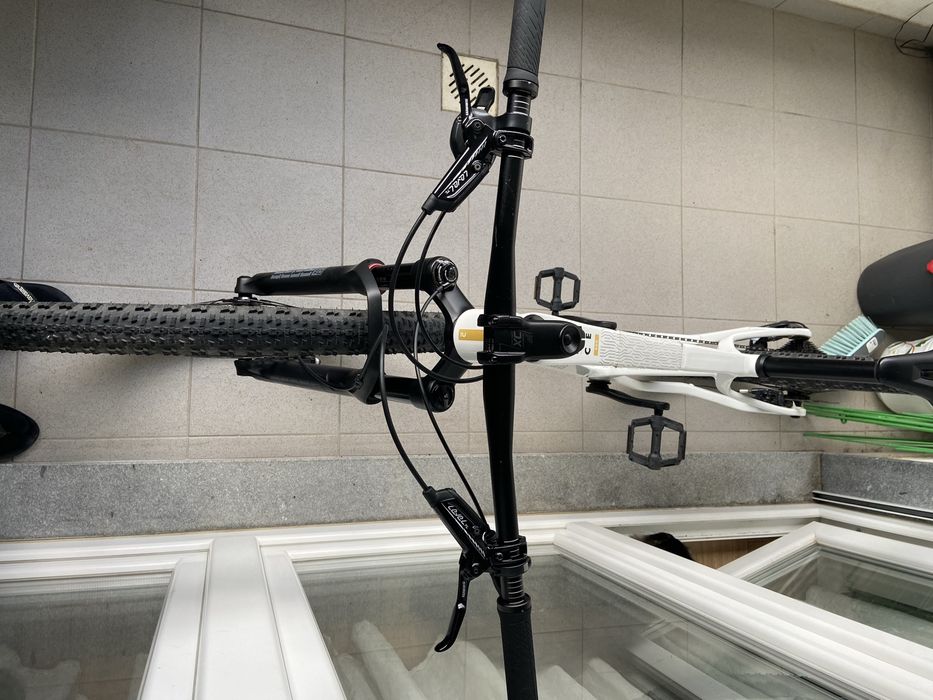 Rockrider XC900 Carbono (Dezembro 2025) – Como Nova + Fatura