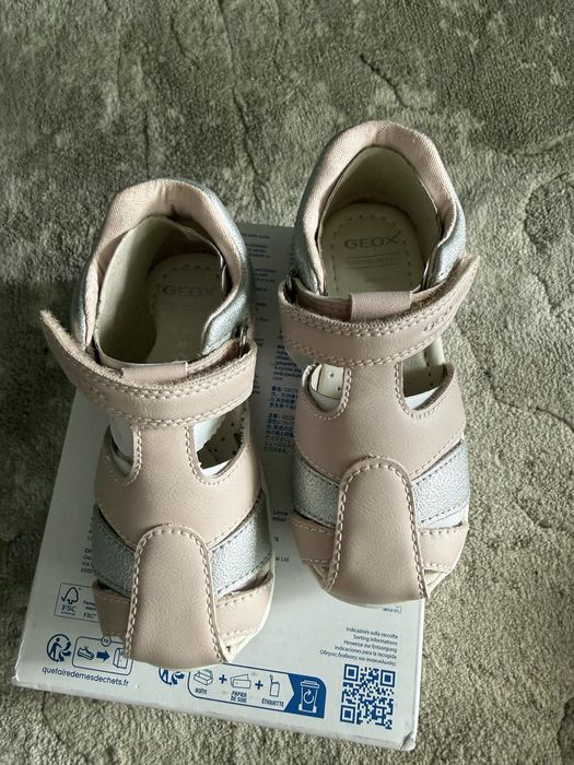 Sandalki geox 24