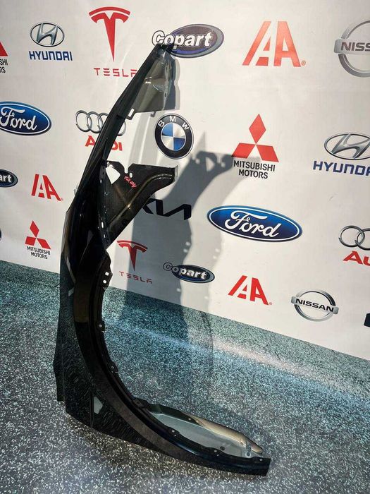 Крило переднє праве Tesla Model Y 20-25 1493472-00-С