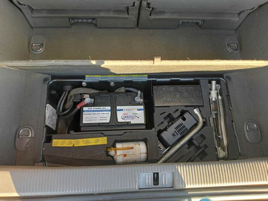 Audi A2 1.4, Ano 2000