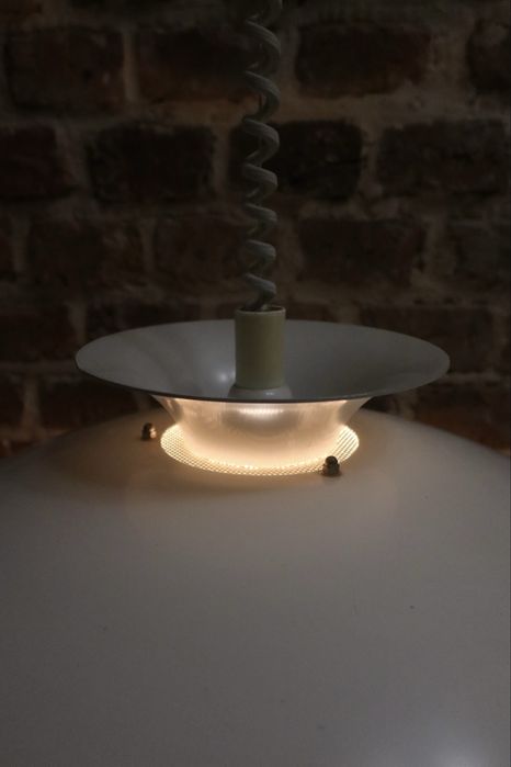 Biała duńska lampa wisząca vintage 1970 space age mid century
