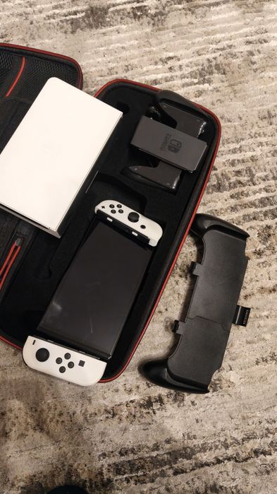 Sprzedam Nintendo Switch.