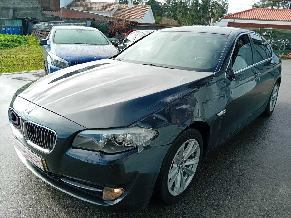 BMW 520 D c/auto - Nacional ( pequeno sinistro )