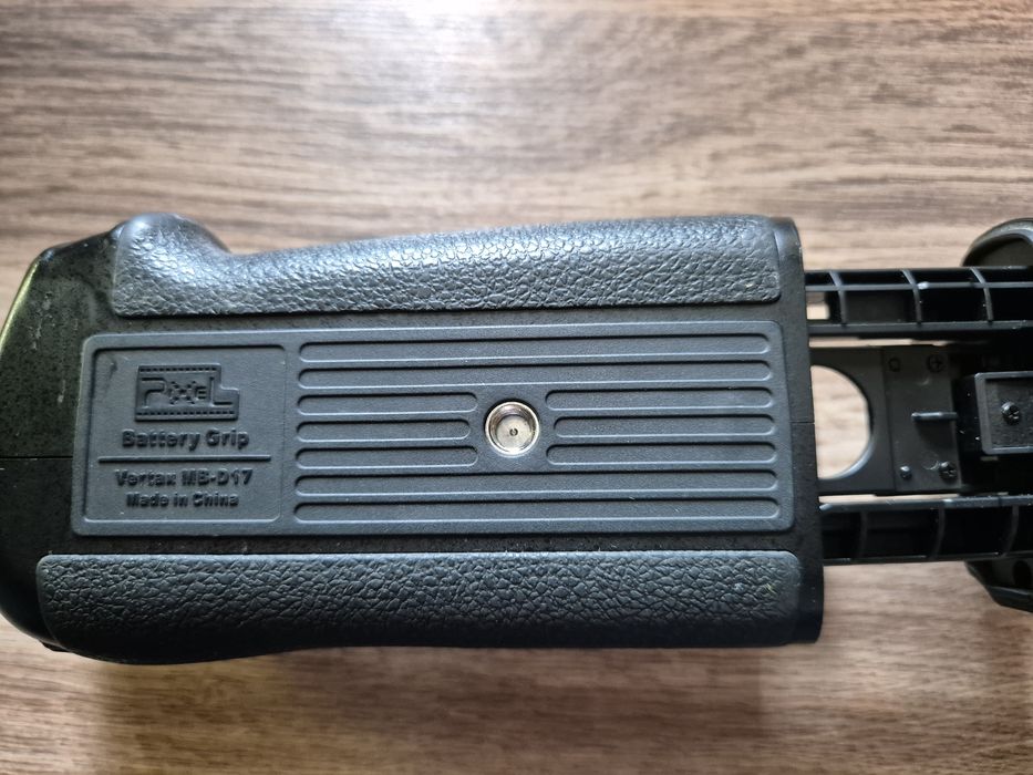 Grip Newell MB-D17/EN-EL17