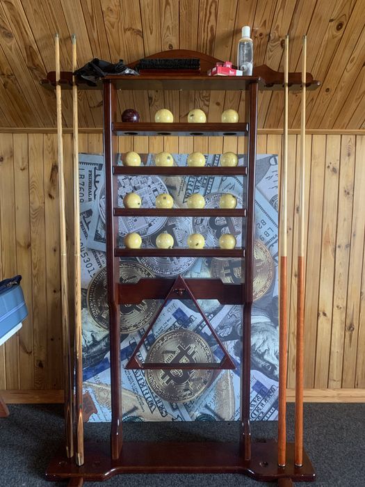 Продам якісний більярдний стіл.