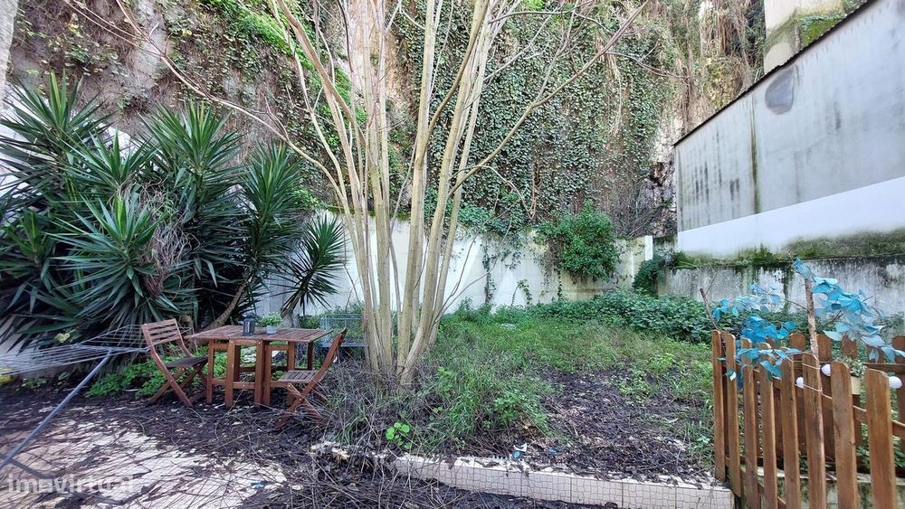 Apartamento T0 remodelado no Condomínio Pátio das Padeiras - Estrela