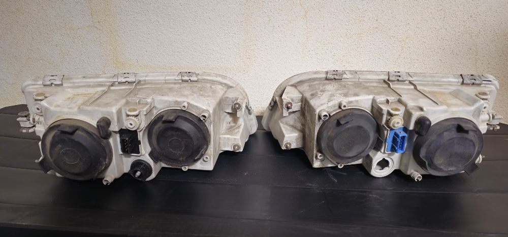 Par de Faróis / Óticas Dianteiras Volvo S40 / V40 (1996–2004) – Usados
