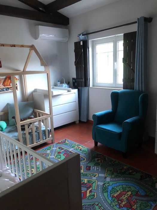 Moradia T4 com jardim, garagem e excelente localização em Cantanhede