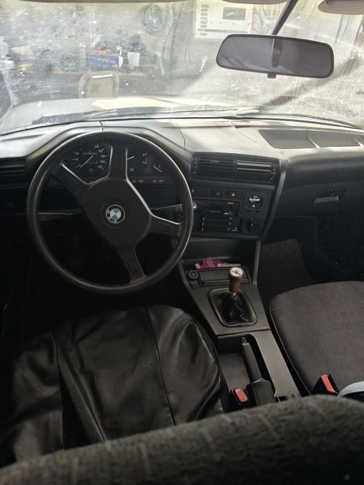 BMW e 30 1800i  com inspeção