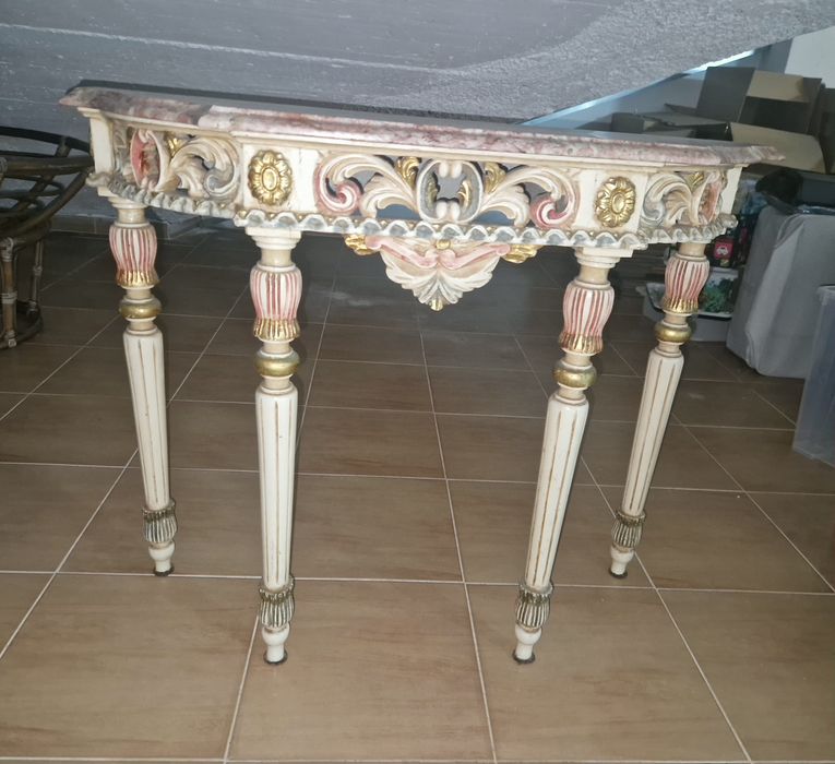 Mesa de madeira/tampo pedra