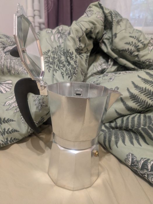 Kawiarka Moka srebrna z aluminium duża 6tz