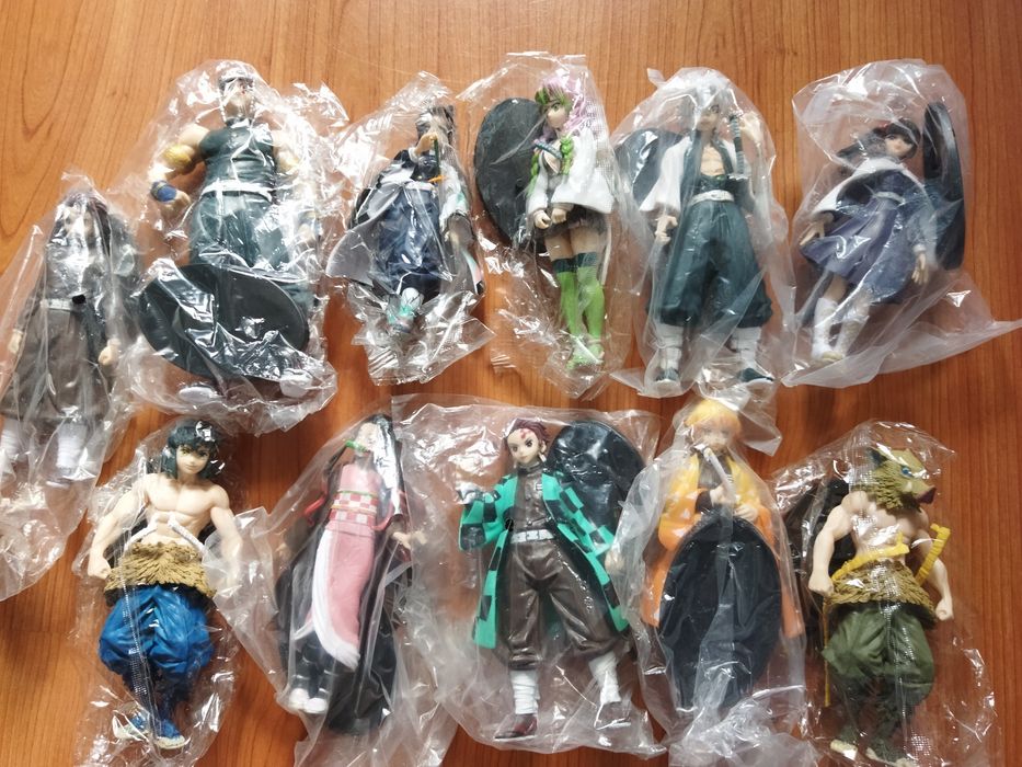 Porta chaves demon Slayer Kimetsu no Yaiba acrílico atack on titan