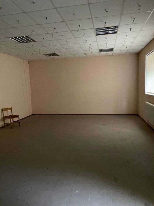 Продається приміщення магазину разом з 3-к квартирою, район Сєдова.