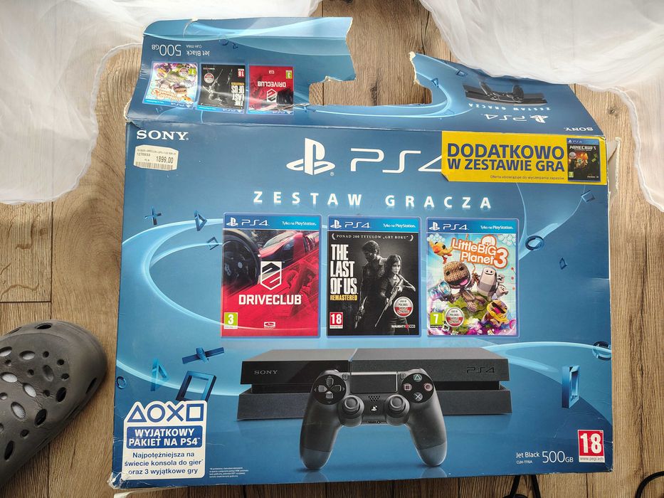 PlayStation 4 FAT, 2 pady, ładowarka, gry
