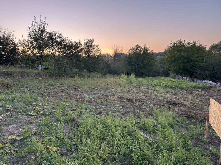 Продам дачну ділянку. Лезнево