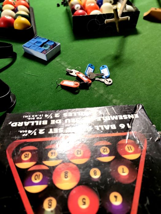 Stół bilardowy z akcesoriami