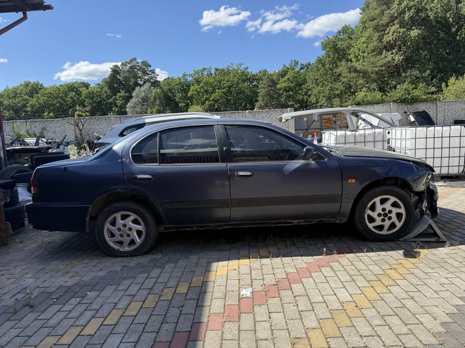 NISSAN MAXIMA 1998 року 2.0 бензин