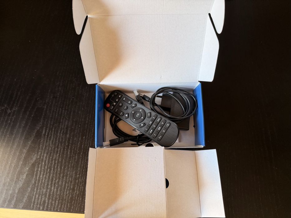 Box Android Tv X88 PRO 13 4GB/64GB (caixa + acessórios)