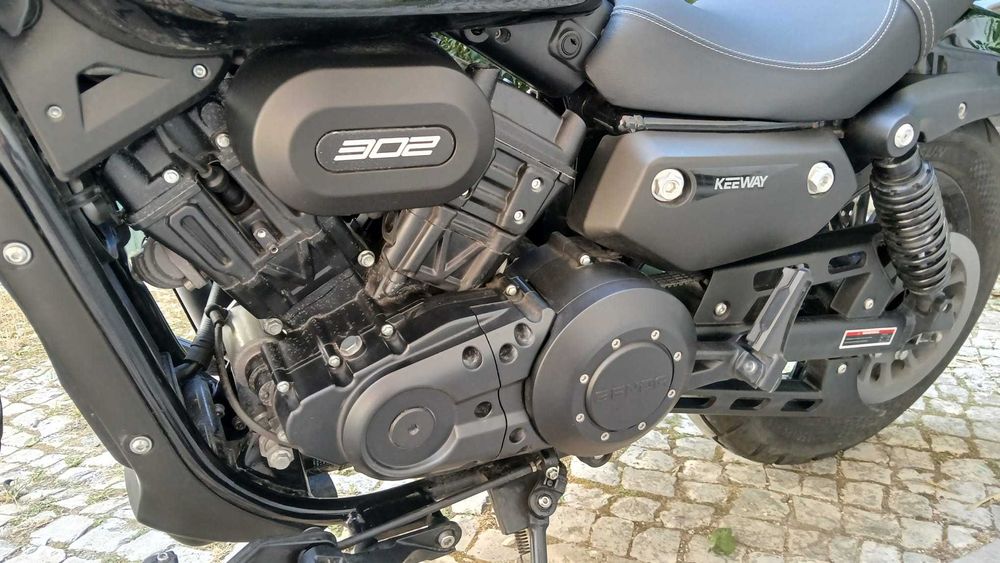 Vendo moto Keeway Benda-V302C, ano 2024.