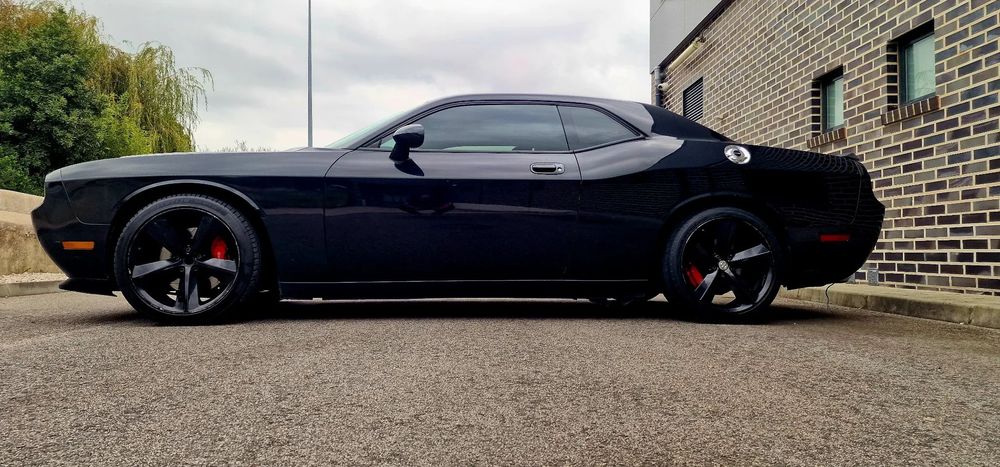 Dodge Challenger Auto SRT8