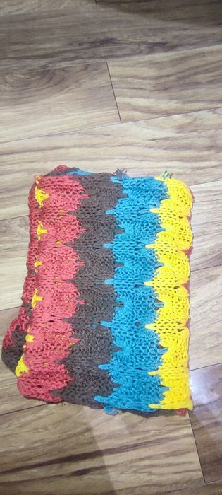 Ładny Nowy Komin 100 % Acrylit