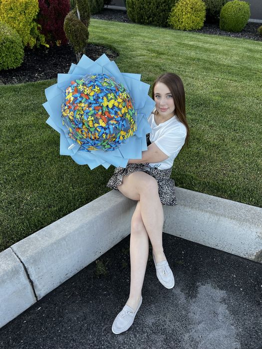 Светящийся букет.Наявність є.Букет из бабочек.Букет з метеликів