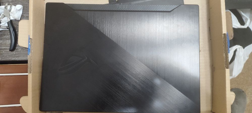 “Продам корпус ноутбука без матрици ASUS ROG GA502DU
