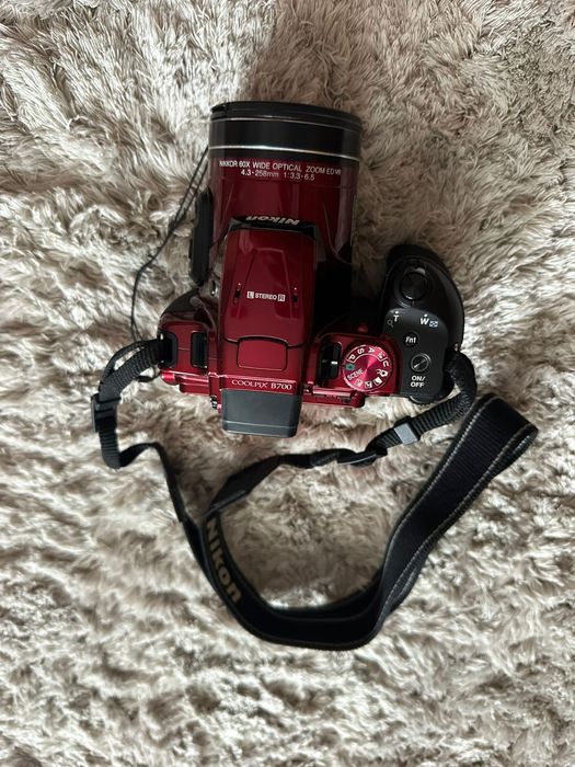 Nikon Coolpix B700