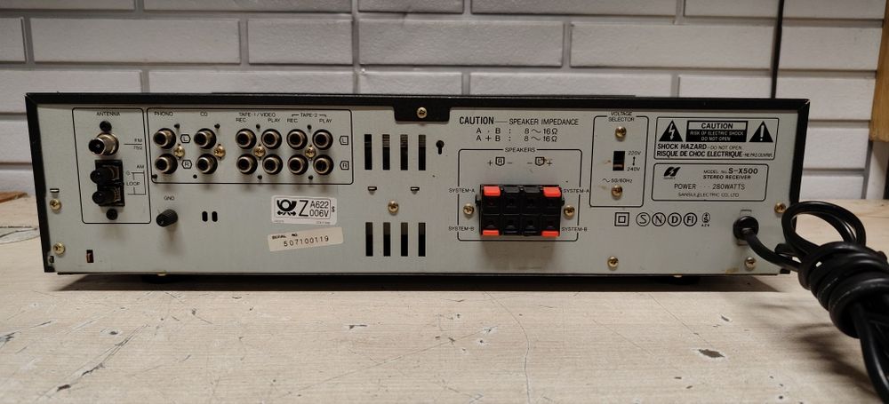 Amplituner SANSUI S-X500. Stereo