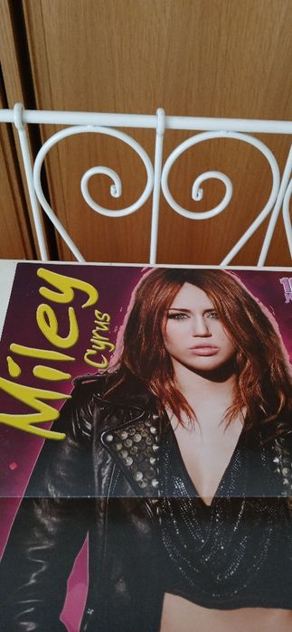 Poster Katy Perry/Miley Cyrus, novo