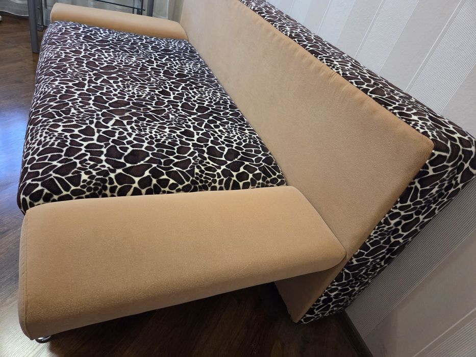 Продам диван ( самовивіз)