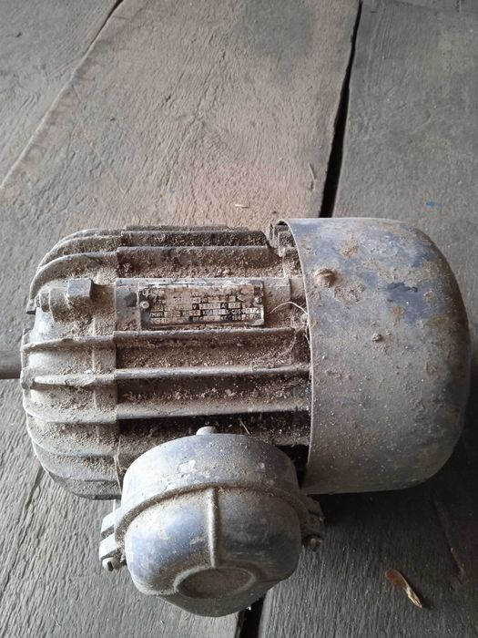 электродвигатель трехфазный 1500гр.