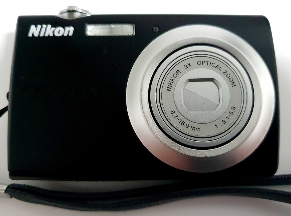 Nikon   Coolpix S203.