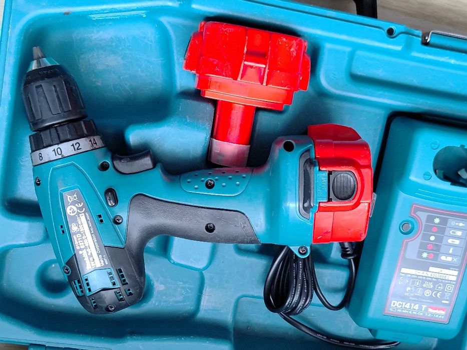 Wiertarko-wkrętarka Makita 6271D. Stan techniczny bdb, sprawne baterie