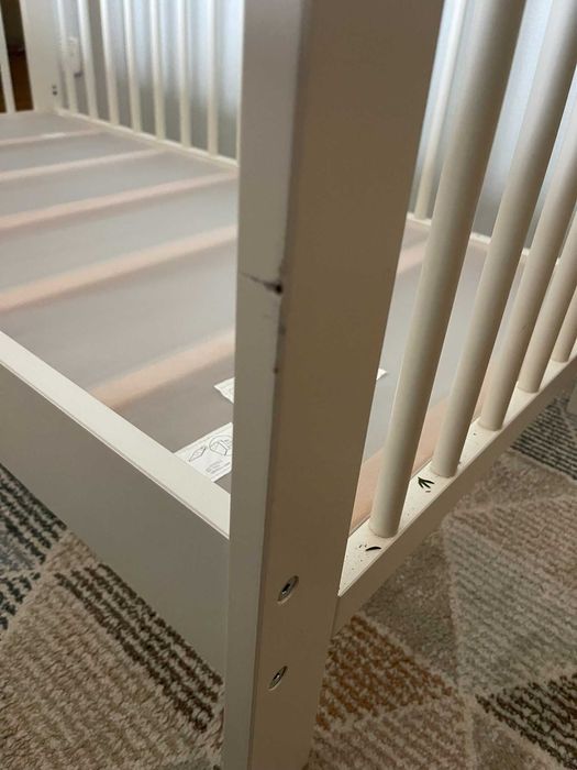 Сama de bebé IKEA branco 60x120, com colchão e acessórios completos