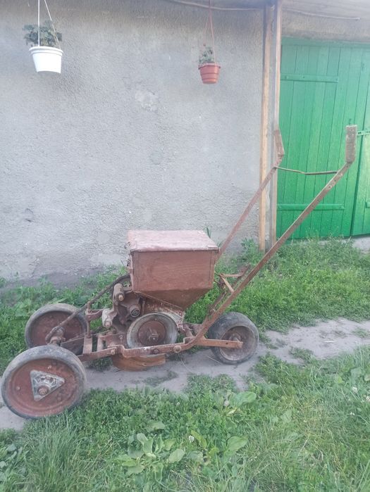 Ручна бурякова сівалка